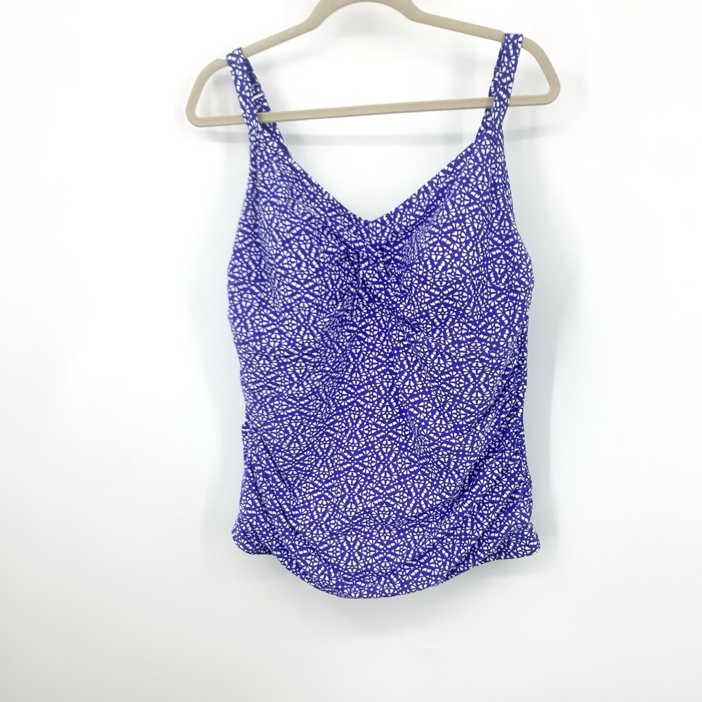 LL Bean Women Size 20W Bathing Suit Top Blue Printed Tankini Swimwear Shaping